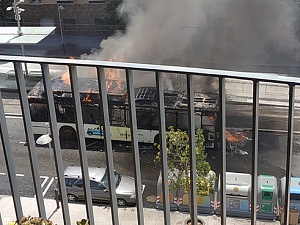 L'incendi ha cremat totalment un autobús de la línia 78 a Sant Joan Despí