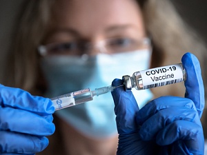 El Departament de Salut obrirà dilluns que ve la vacunació a la franja d'edat de 30 a 34 anys