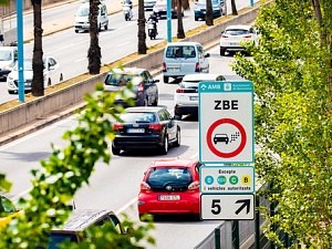 La sessió ordinària de desembre del Ple Municipal del Prat va aprovar inicialment l'ordenança que regularà la restricció de la circulació dels vehicles sense etiqueta ambiental a la ciutat