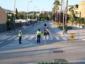 Al tancament a la circulació de vehicles en dos trams del carrer Major i el de la Creu d'en Muntaner, avui se suma un altre, l'avinguda de Barcelona